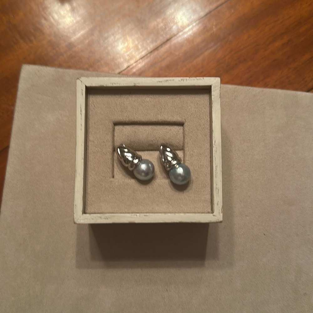 Tahitian pearl earrings set in sterling silver